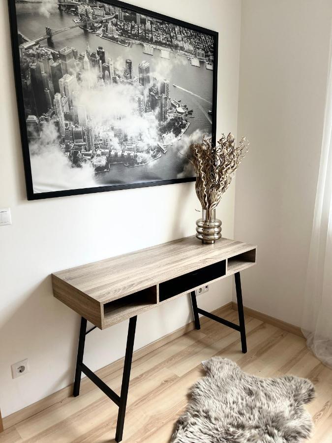 Appartamento Corvin Promenade Crystal Budapest Esterno foto