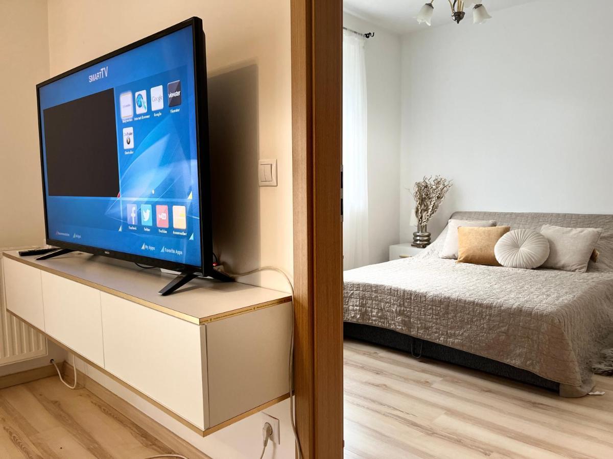 Appartamento Corvin Promenade Crystal Budapest Esterno foto