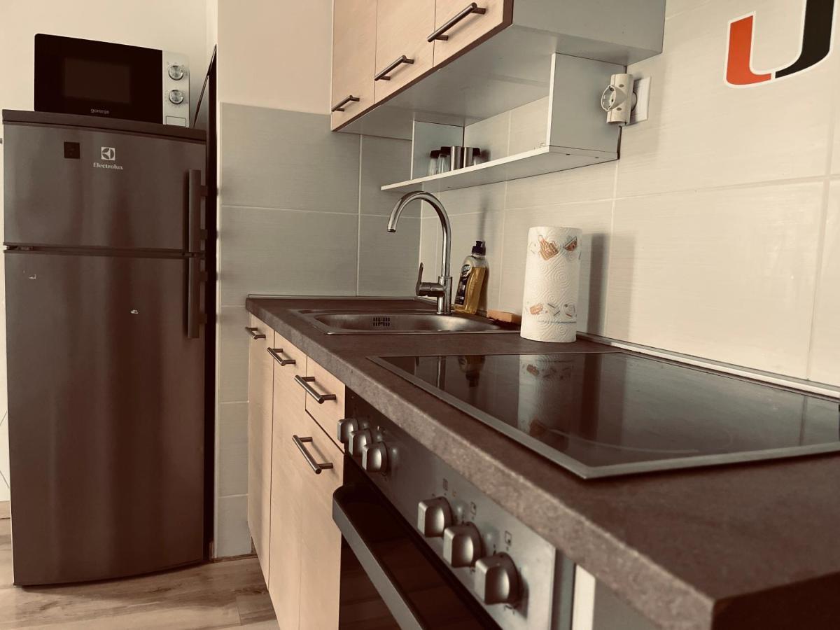 Appartamento Corvin Promenade Crystal Budapest Esterno foto